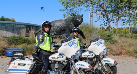骑摩托车的联合国警察